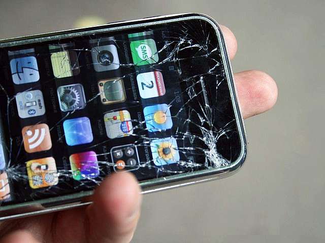 разбитый экран Apple Iphone 2g